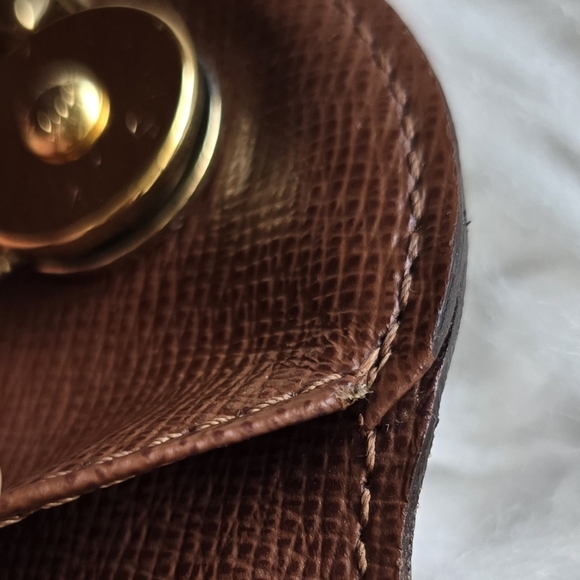 VINTAGE Louis Vuitton Monogram Key Holder - Picture 13 of 14